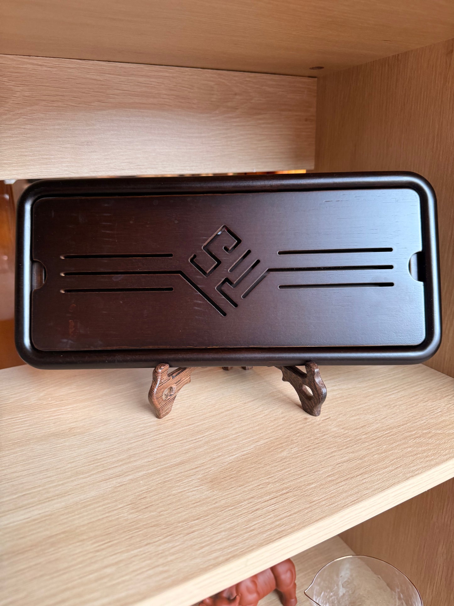 Rounded edge small drain table